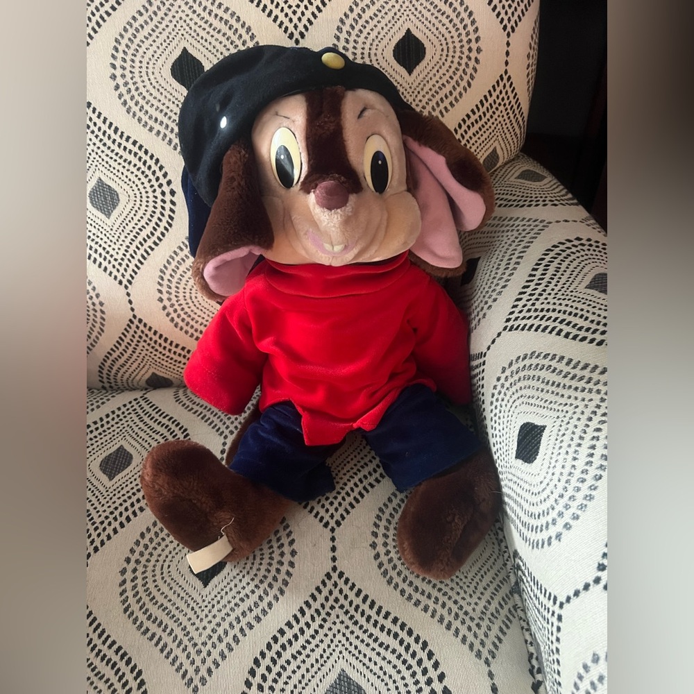 Vintage Fievel Mousekewitz plush from The American Tail movie. 1986